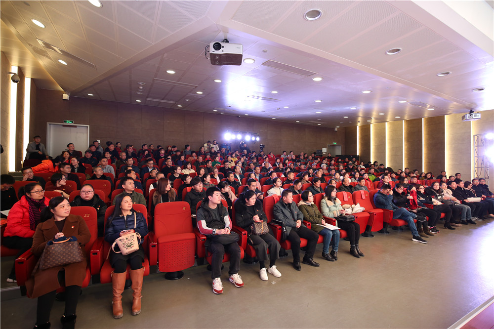LIU34885.jpg